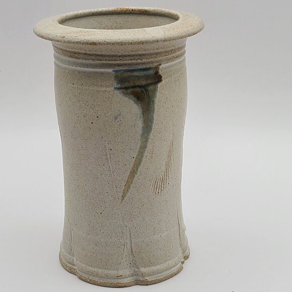 Signed Studio Pottery 5.75" Tall Vase 3.75" Diameter Tan with White Brown Blue - Picture 6 of 10